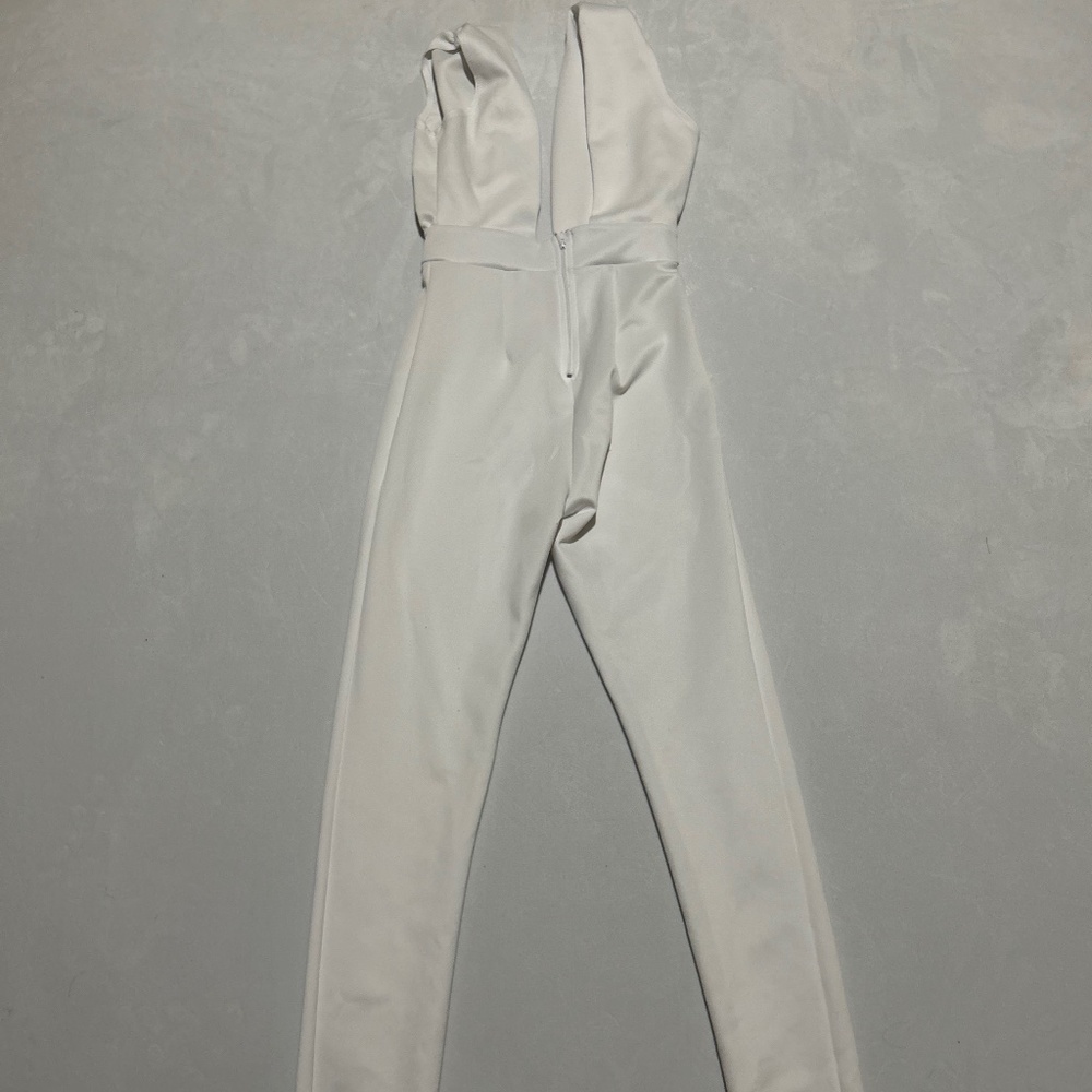 NEW WHITE JUMPSUIT